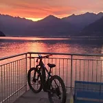 Groundfloor Lakefront Garden Bike&boat& Scooter
