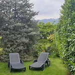 Groundfloor Lakefront Garden Bike&boat& Scooter Lägenhet Colico