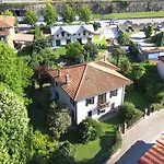 Groundfloor Lakefront Garden Bike&boat& Scooter * Colico