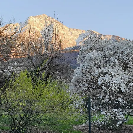 Ground Floor- Pet Friendly Stay-private Garden-parking-lake View - Bike Friendly House Apartmán *