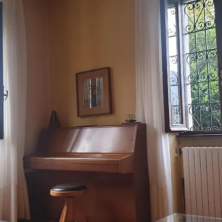 Apartment Ground Floor- Pet Friendly Stay-private Garden-parking-lake View - Bike Friendly House Colico