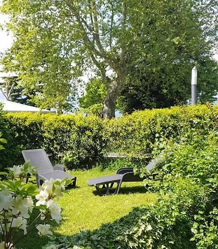 Groundfloor Lakefront Garden Bike&boat& Scooter Apartamento