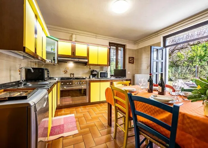 Ground Floor Lakeside Winter Escape Garden & Comfort On Колико