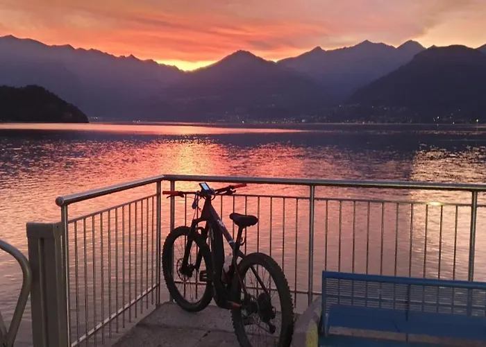 Ground Floor Lakefront Private Garden&bike&boat Experience