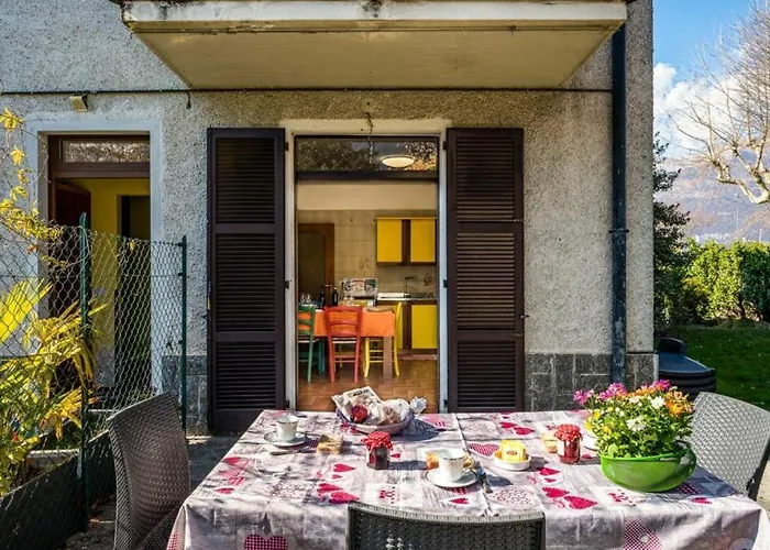 Ground Floor Lakefront Private Garden&bike&boat Experience